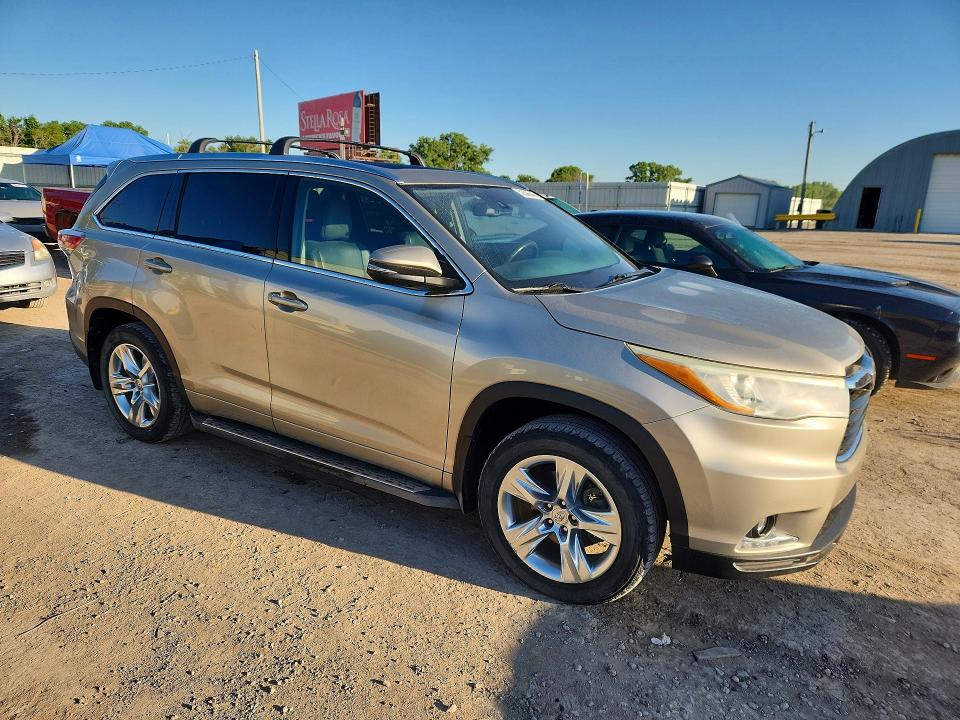 52506646 :رقم المزاد ، 5TDDKRFHXFS098991 vin ، 2015 Toyota Highlander مزاد بيع