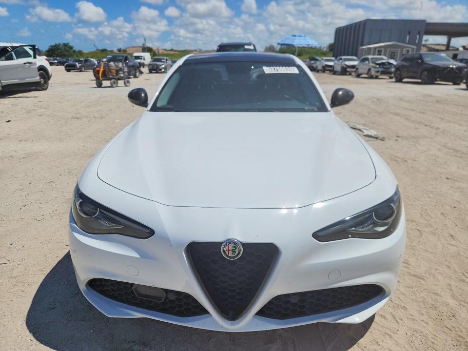 53759826 :رقم المزاد ، ZARFAMBNXK7616036 vin ، 2019 Alfa Romeo Giulia مزاد بيع