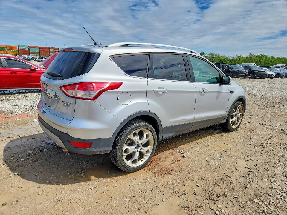 52735656 :رقم المزاد ، 1FMCU9J9XFUC58932 vin ، 2015 Ford Escape مزاد بيع
