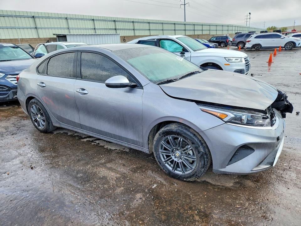 52616166 :رقم المزاد ، 3KPF24AD8RE837595 vin ، 2024 Kia Forte مزاد بيع