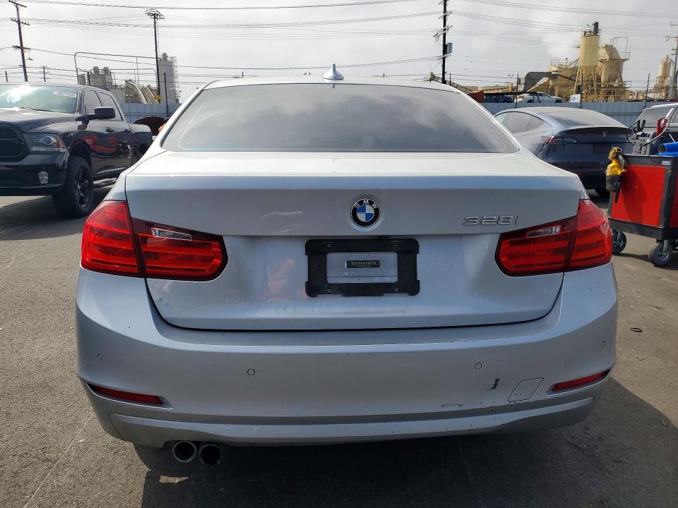 52547926 :رقم المزاد ، WBA3C1C58FK124206 vin ، 2015 Bmw 328 مزاد بيع