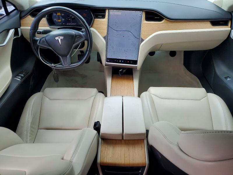 55045946 :رقم المزاد ، 5YJSA1E23JF276987 vin ، 2018 Tesla Model S مزاد بيع