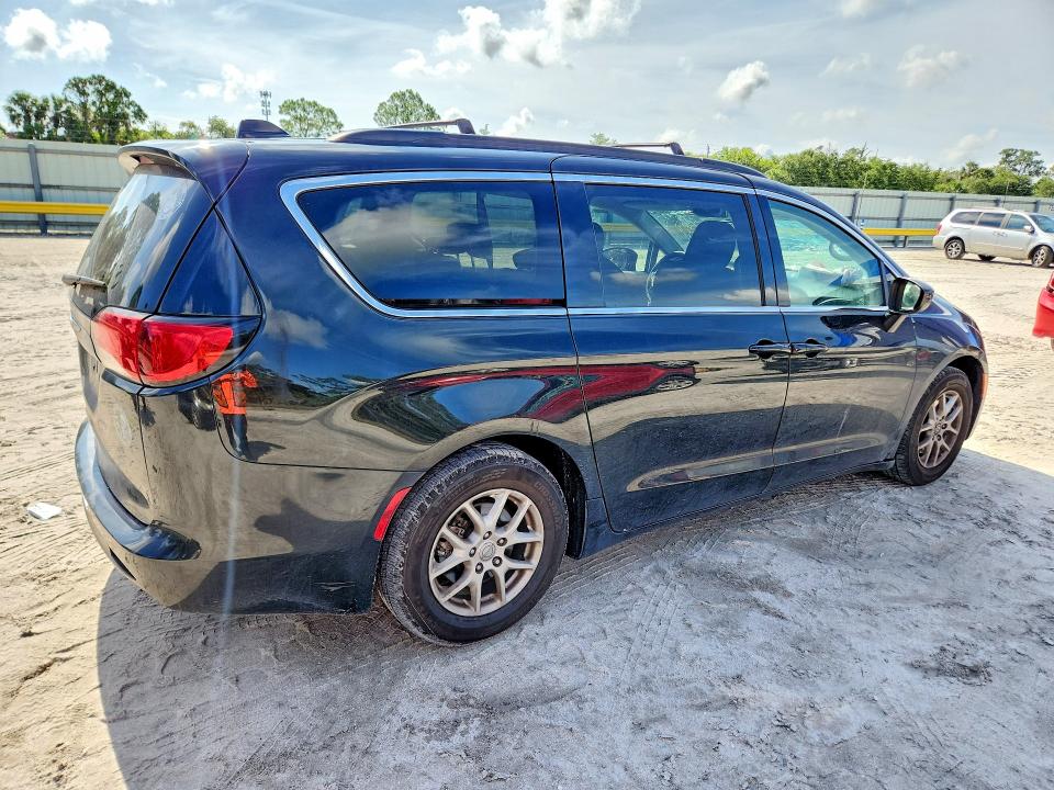 55510596 :رقم المزاد ، 2C4RC1DG5HR513175 vin ، 2017 Chrysler Pacifica مزاد بيع