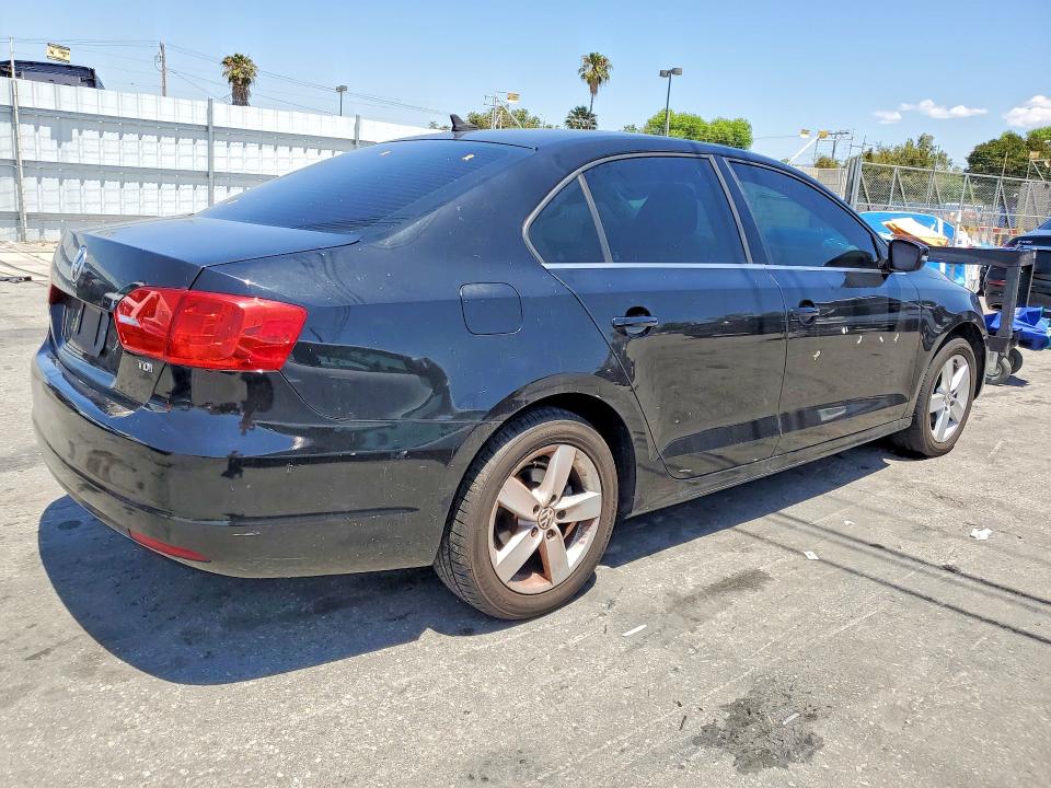 Продажа на аукционе авто 2014 Volkswagen Jetta, vin: 3VWLL7AJ0EM372900, номер лота: 52600036