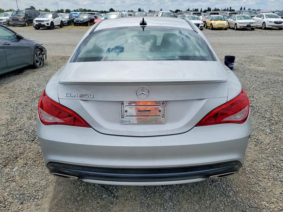 52575006 :رقم المزاد ، WDDSJ4EB2JN538118 vin ، 2018 Mercedes-benz Cla مزاد بيع