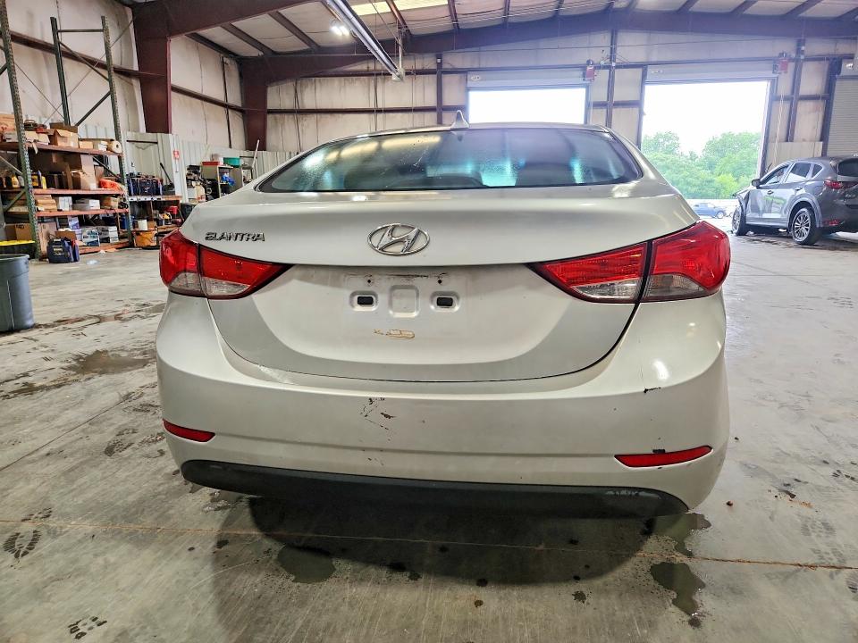 2015 Hyundai Elantra მანქანა იყიდება აუქციონზე, vin: 5NPDH4AE5FH555100, აუქციონის ნომერი: 53977196