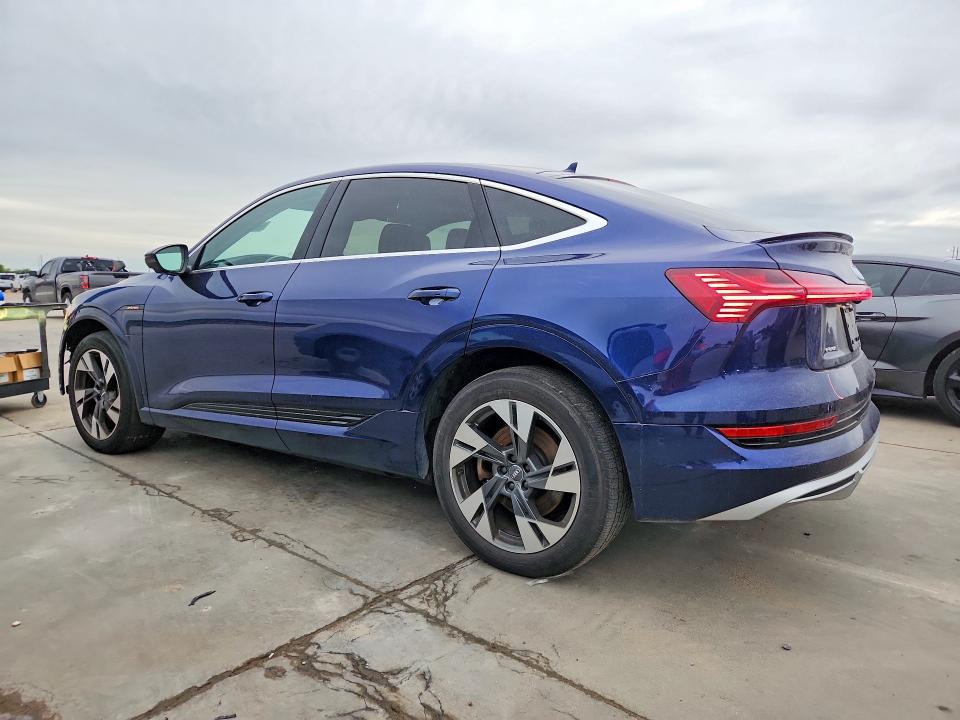 Продажа на аукционе авто 2021 Audi E-tron, vin: WA12AAGE5MB001582, номер лота: 52018686