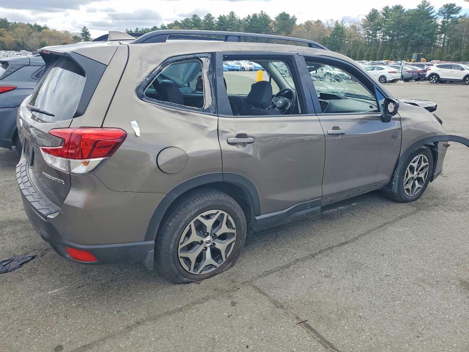 51400796 :رقم المزاد ، JF2SKAJC2MH467611 vin ، 2021 Subaru Forester مزاد بيع