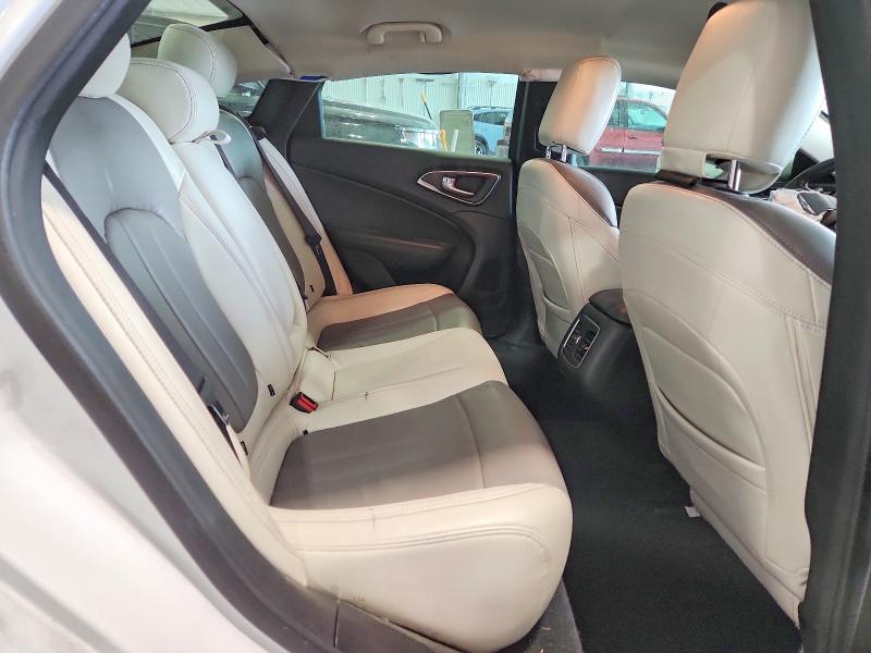 53124316 :رقم المزاد ، 1C3CCCCG7FN522414 vin ، 2015 Chrysler 200 مزاد بيع