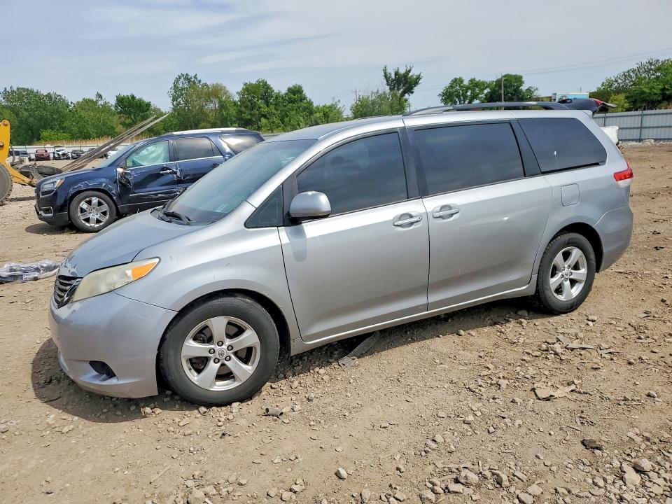 54621566 :رقم المزاد ، 5TDKK3DC1CS192247 vin ، 2012 Toyota Sienna مزاد بيع