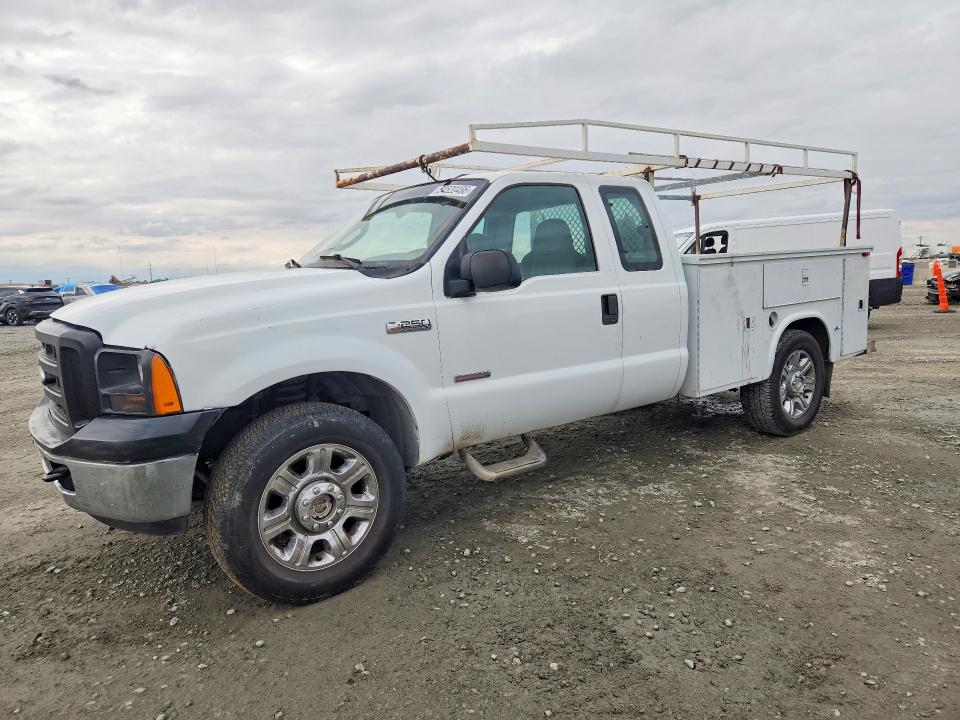 2005 Ford F250 მანქანა იყიდება აუქციონზე, vin: 1FTSX21P25EC37742, აუქციონის ნომერი: 54520486