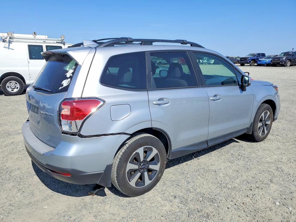 Продажа на аукционе авто 2018 Subaru Forester, vin: JF2SJAGC0JH592743, номер лота: 53670086