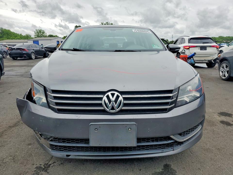 54606926 :رقم المزاد ، 1VWBP7A38CC033706 vin ، 2012 Volkswagen Passat مزاد بيع
