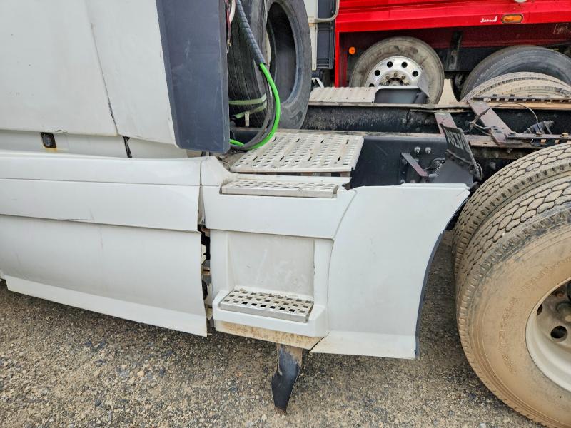 2018 Volvo Vn მანქანა იყიდება აუქციონზე, vin: 4V4NC9EJ0JN895937, აუქციონის ნომერი: 53924576