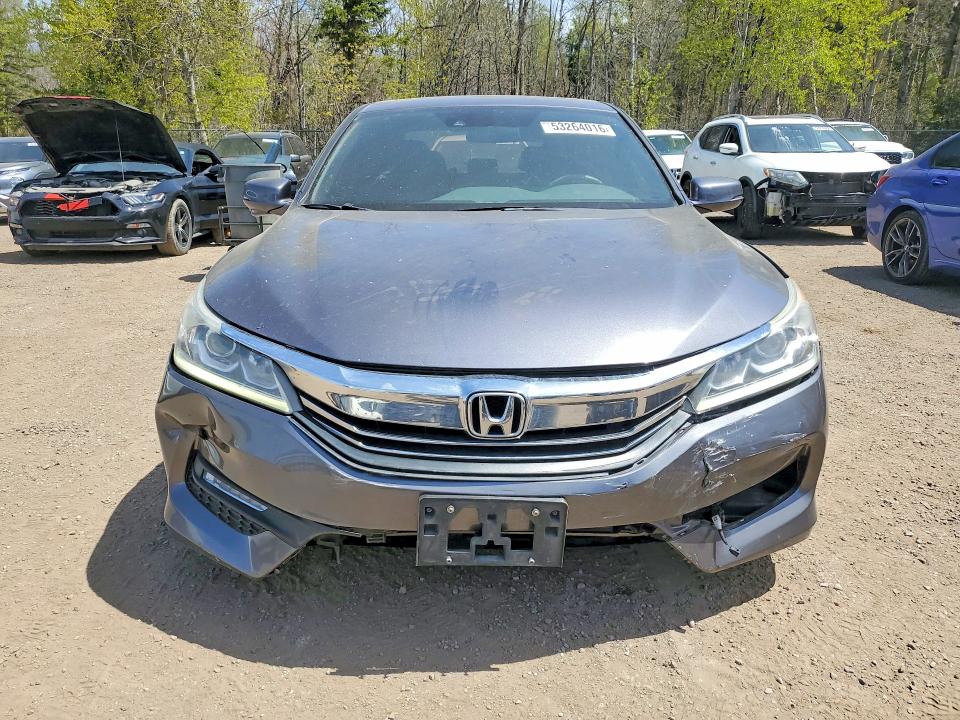 Продажа на аукционе авто 2017 Honda Accord, vin: 1HGCR2F60HA810181, номер лота: 53264016