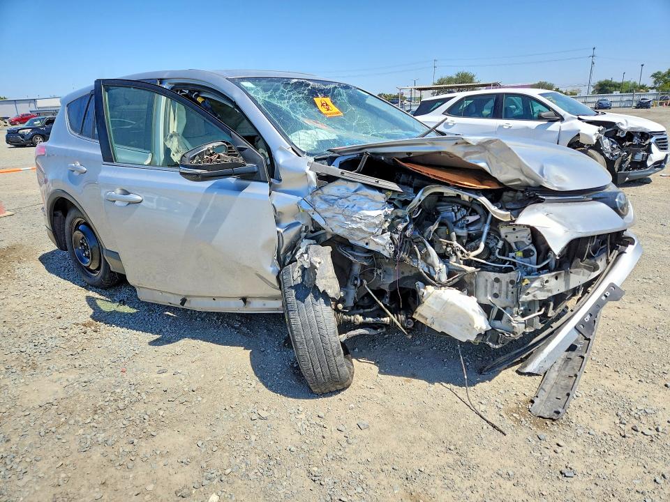 Продажа на аукционе авто 2018 Toyota Rav4, vin: JTMWFREV0JJ164863, номер лота: 53796966