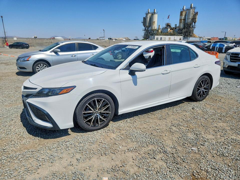 54150666 :رقم المزاد ، 4T1G11AK8MU536903 vin ، 2021 Toyota Camry مزاد بيع