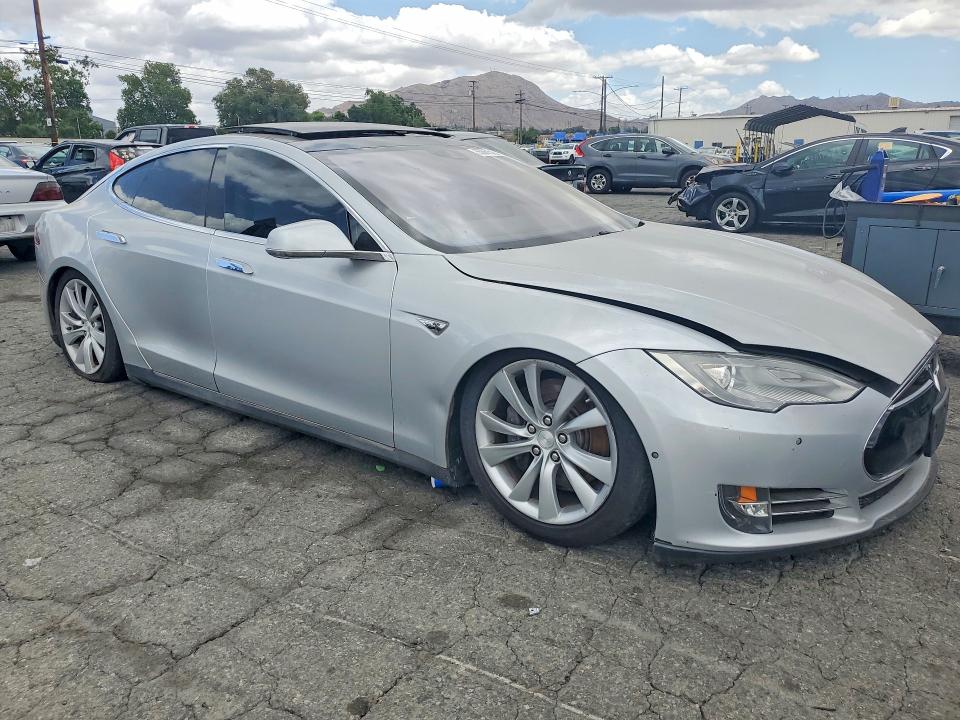2014 Tesla Model S მანქანა იყიდება აუქციონზე, vin: 5YJSA1H1XEFP54167, აუქციონის ნომერი: 55067516
