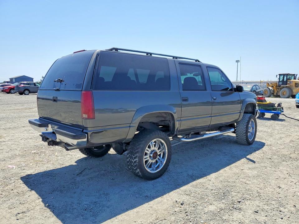 54417166 :رقم المزاد ، 3GNGK26J7XG169479 vin ، 1999 Chevrolet Suburban مزاد بيع