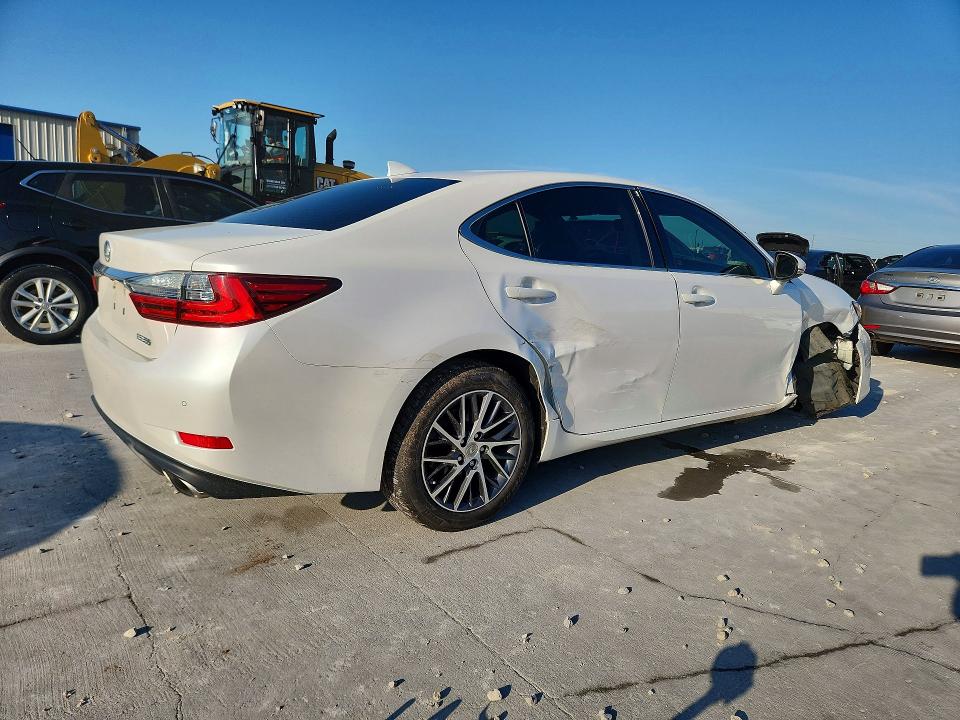 2016 Lexus Es მანქანა იყიდება აუქციონზე, vin: 58ABK1GG1GU013519, აუქციონის ნომერი: 54561556