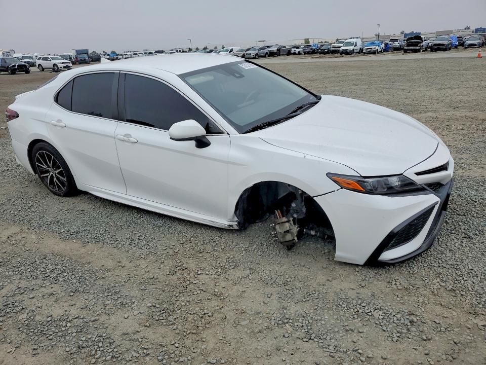 2021 Toyota Camry მანქანა იყიდება აუქციონზე, vin: 4T1G11AK2MU567855, აუქციონის ნომერი: 52432166