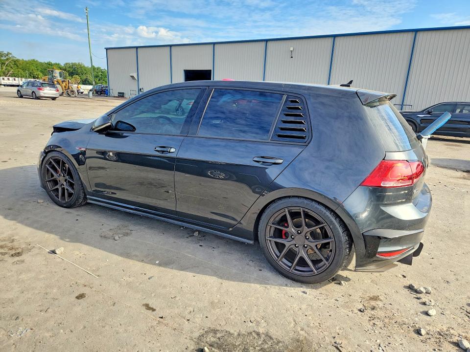 Продажа на аукционе авто 2015 Volkswagen Gti, vin: 3VW4T7AU3FM009877, номер лота: 51212766