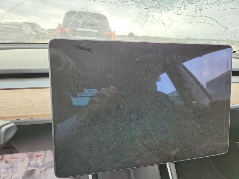 Продажа на аукционе авто 2018 Tesla Mdl 3 4d, vin: 5YJ3E1EB7JF127412, номер лота: 54052746
