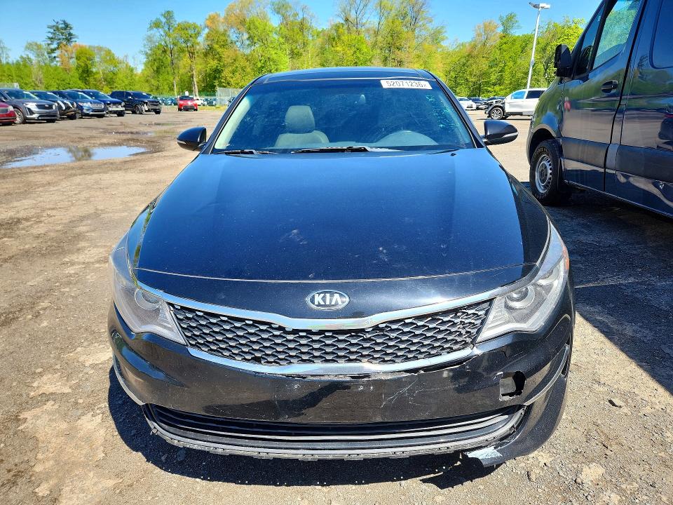 52071236 :رقم المزاد ، 5XXGU4L32HG177014 vin ، 2017 Kia Optima مزاد بيع