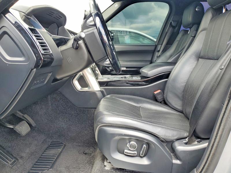 2017 Land Rover Range Rover მანქანა იყიდება აუქციონზე, vin: SALGS2FK8HA325443, აუქციონის ნომერი: 52363016