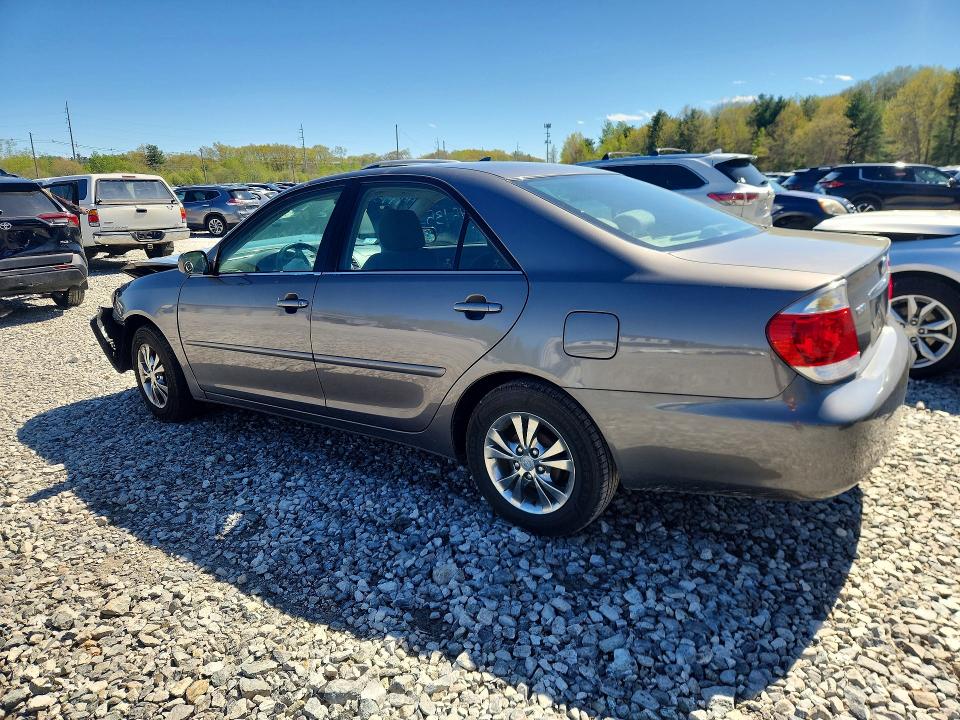 52408436 :رقم المزاد ، 4T1BE30K35U515812 vin ، 2005 Toyota Camry مزاد بيع