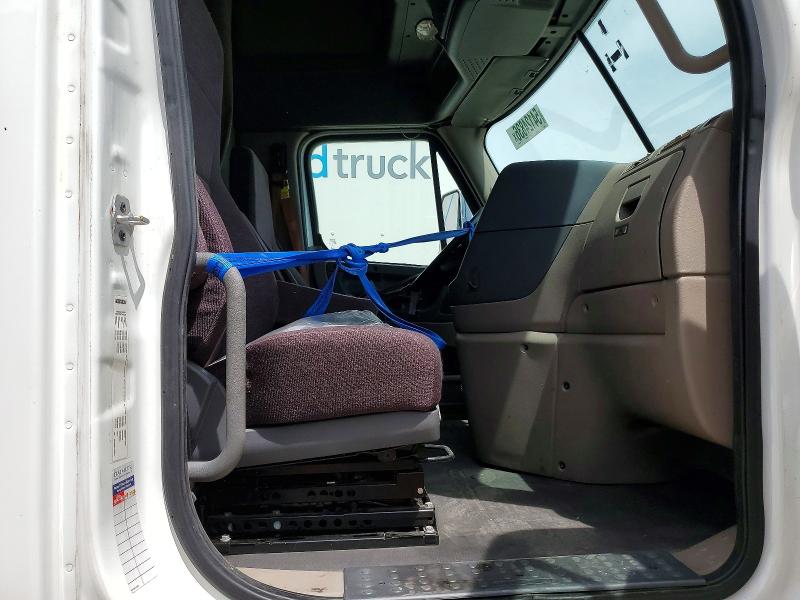 54124836 :رقم المزاد ، 1FUJGHD91JLJX8273 vin ، 2018 Freightliner Cascadia 113 مزاد بيع