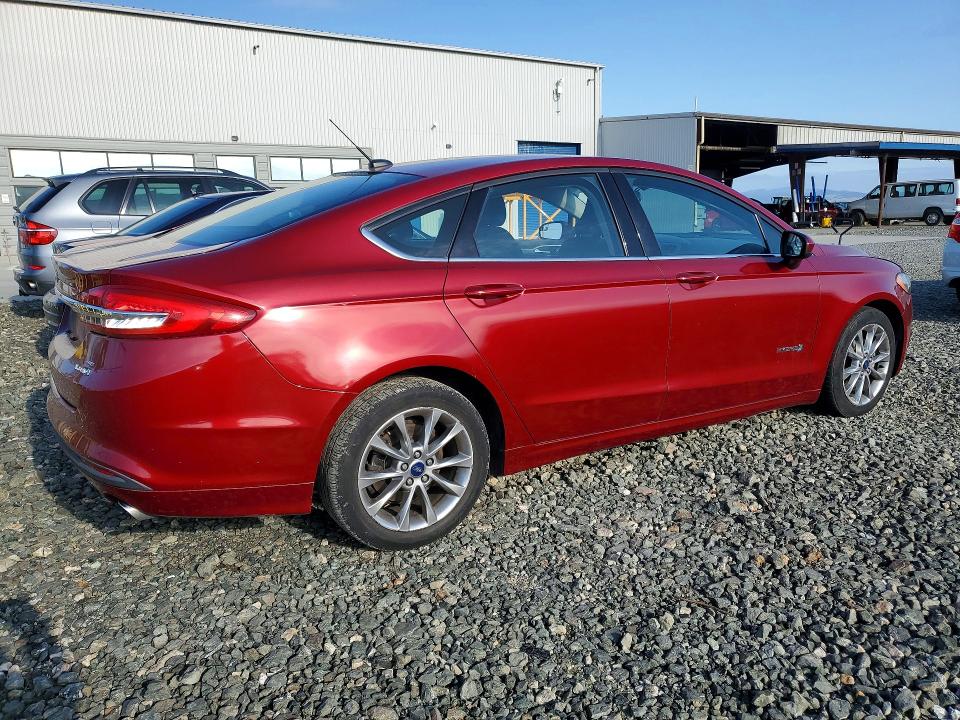 52414126 :رقم المزاد ، 3FA6P0LU5HR386176 vin ، 2017 Ford Fusion مزاد بيع