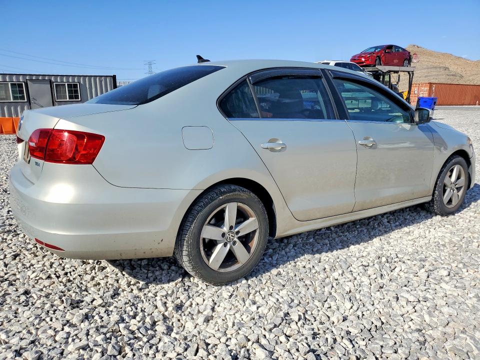2011 Volkswagen Jetta მანქანა იყიდება აუქციონზე, vin: 3VWLL7AJ3BM122661, აუქციონის ნომერი: 52402856