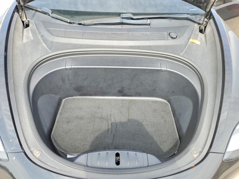 52886476 :رقم المزاد ، 5YJ3E1EBXJF170951 vin ، 2018 Tesla Mdl 3 مزاد بيع