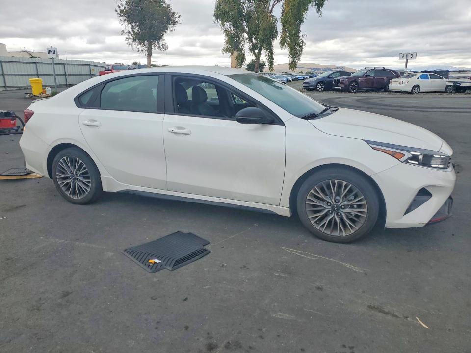 2024 Kia Forte მანქანა იყიდება აუქციონზე, vin: 3KPF54AD2RE751710, აუქციონის ნომერი: 55235376