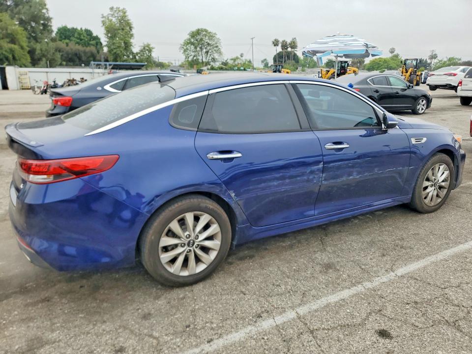 2018 Kia Optima მანქანა იყიდება აუქციონზე, vin: 5XXGT4L33JG249492, აუქციონის ნომერი: 53376266