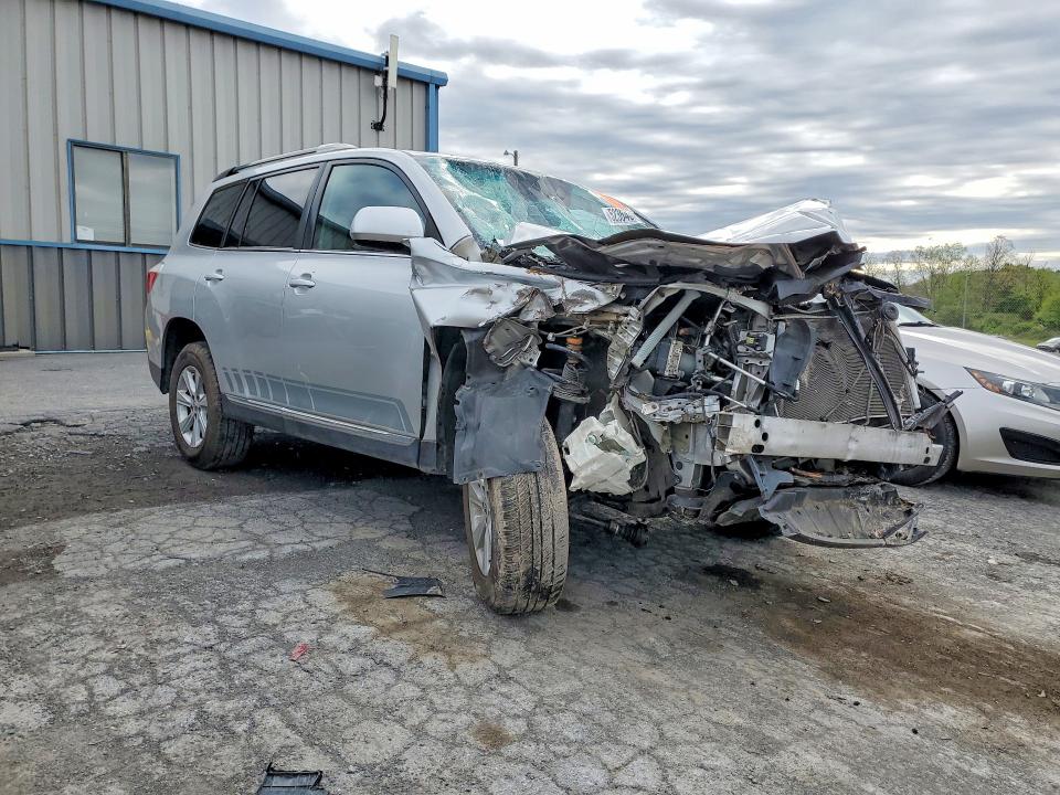 52364826 :رقم المزاد ، 5TDBK3EH7CS112671 vin ، 2012 Toyota Highlander مزاد بيع
