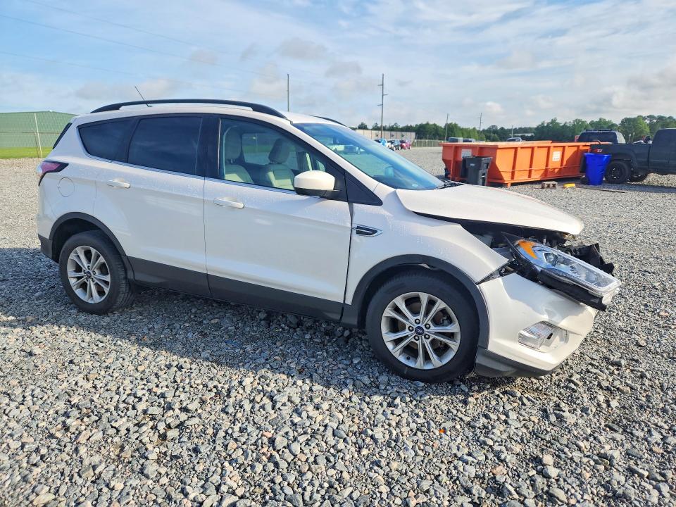 54598636 :رقم المزاد ، 1FMCU0HD7JUB68121 vin ، 2018 Ford Escape مزاد بيع