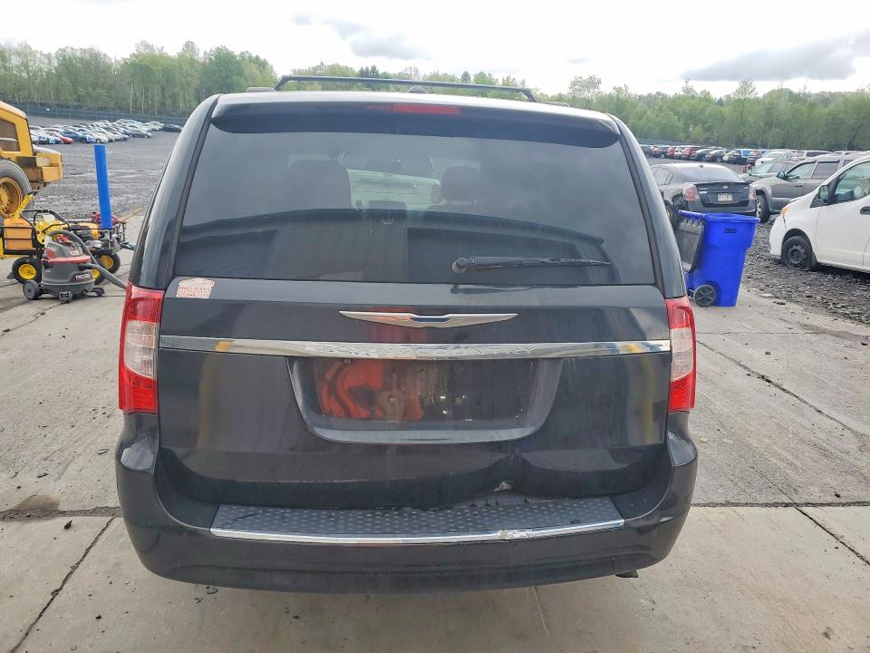 53722026 :رقم المزاد ، 2C4RC1BG3FR553836 vin ، 2015 Chrysler Town & Country مزاد بيع