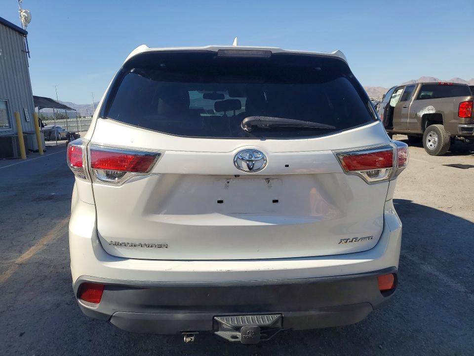 53121766 :رقم المزاد ، 5TDJKRFHXFS154026 vin ، 2015 Toyota Highlander مزاد بيع
