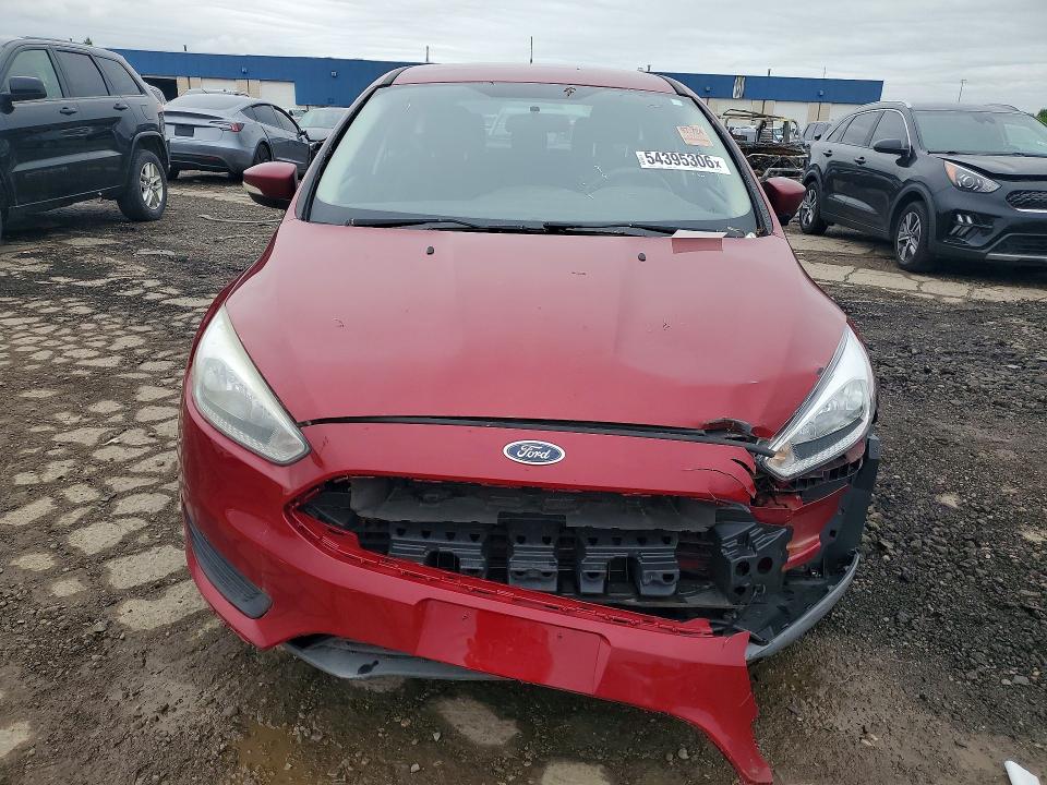54395306 :رقم المزاد ، 1FADP3K21FL377172 vin ، 2015 Ford Focus مزاد بيع