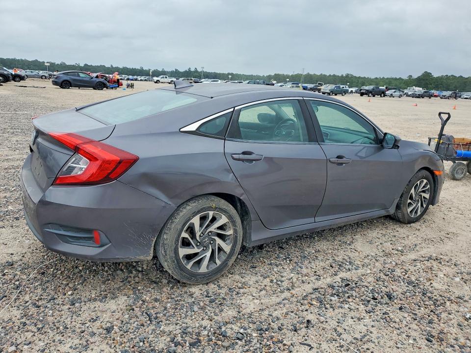 Продаж на аукціоні авто 2018 Honda Civic, vin: 2HGFC2F76JH563599, номер лоту: 52367046