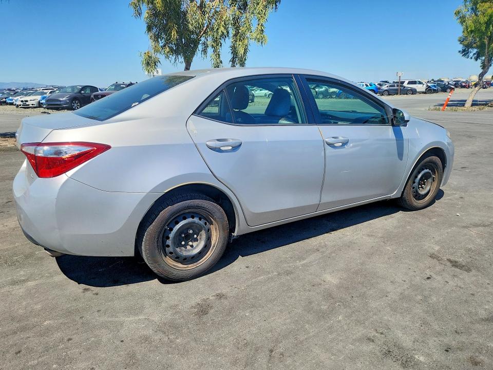 Продаж на аукціоні авто 2015 Toyota Corolla, vin: 5YFBURHE2FP214651, номер лоту: 53802626