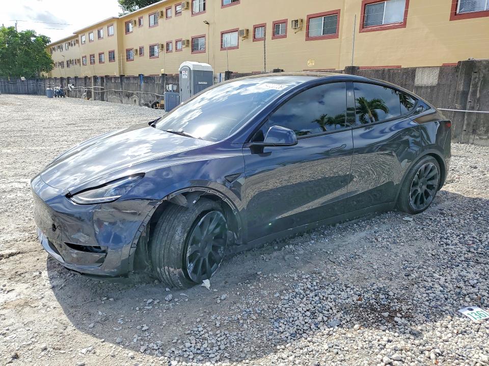 Auction sale of the 2024 Tesla Model Y, vin: 7SAYGDED8RF043858, lot number: 54020726