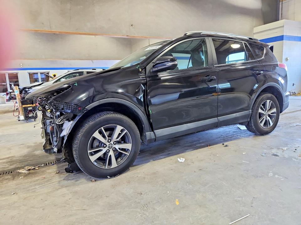 54652366 :رقم المزاد ، 2T3RFREV2HW560771 vin ، 2017 Toyota Rav4 مزاد بيع