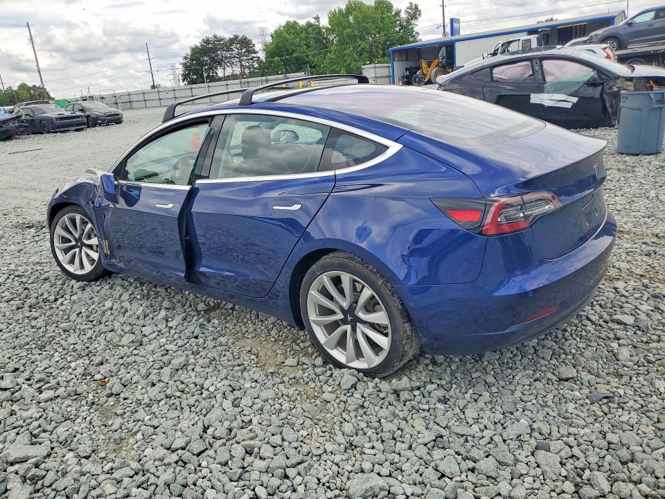 Продажа на аукционе авто 2018 Tesla Model 3, vin: 5YJ3E1EA9JF042823, номер лота: 54553406