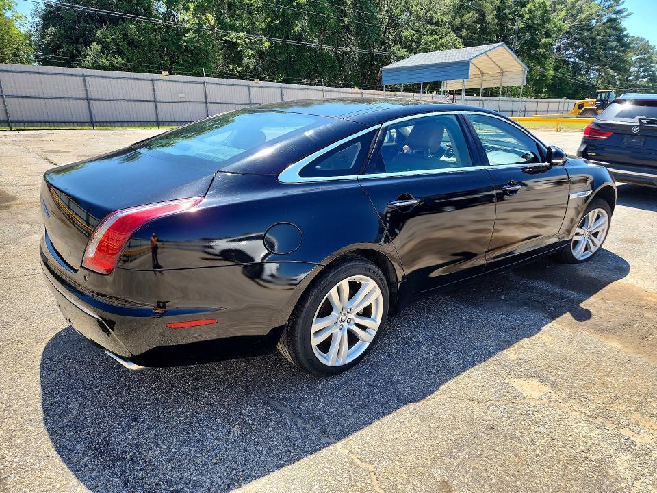51807836 :رقم المزاد ، SAJWA2GB3BLV07004 vin ، 2011 Jaguar Xjl مزاد بيع