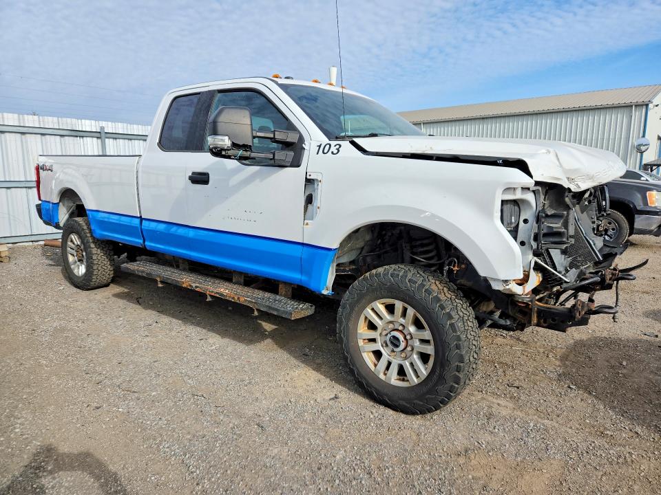 54590526 :رقم المزاد ، 1FT8X3B67KEF98255 vin ، 2019 Ford F350 مزاد بيع
