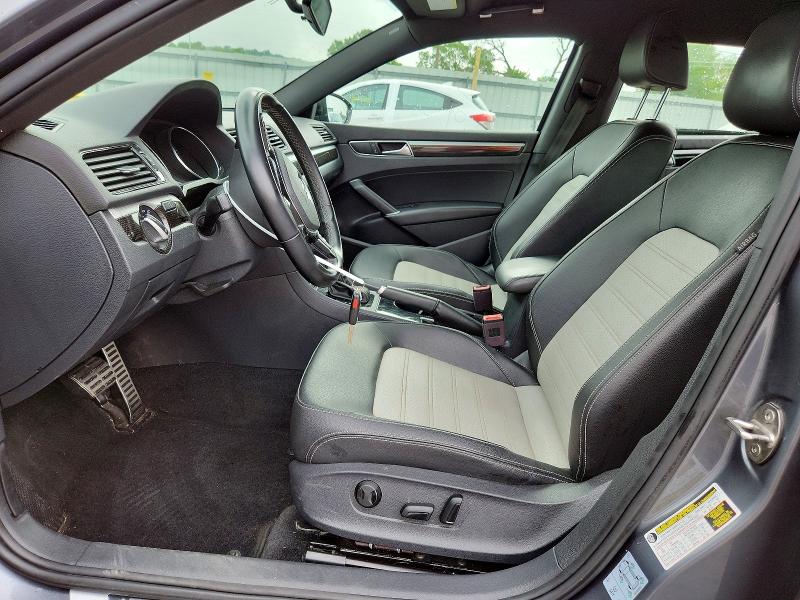 53959296 :رقم المزاد ، 1VWJM7A30JC038741 vin ، 2018 Volkswagen Passat مزاد بيع