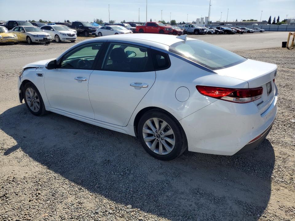 53045116 :رقم المزاد ، 5XXGT4L3XJG263325 vin ، 2018 Kia Optima مزاد بيع
